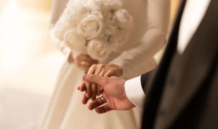 Evlilikdə boşanma riskinin  ən aşağı olduğu yaş aralığı