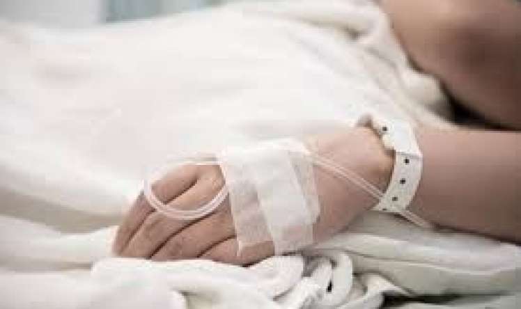 Bakıda 25 yaşlı qız xəstəxanaya aparılarkən öldü 