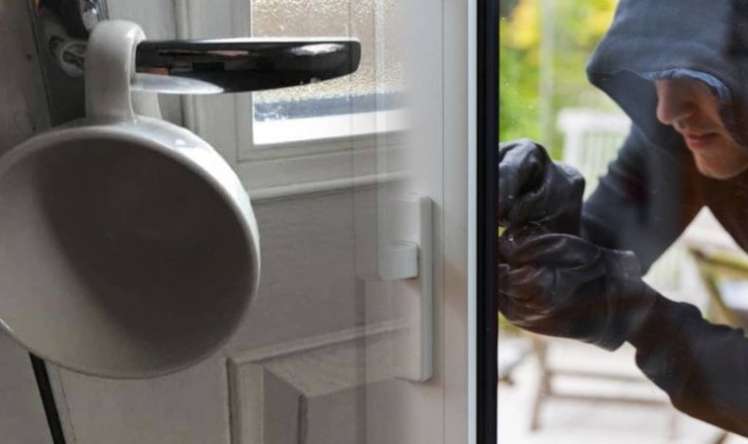 Bəzi insanlar otel otağının qapısına stəkan asırlar:  Səbəbi