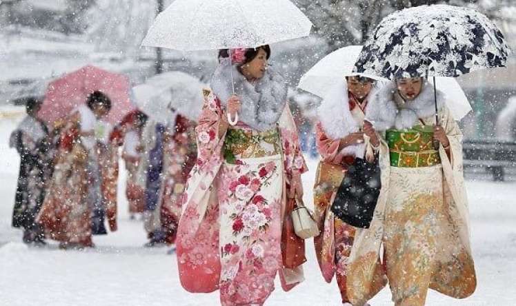 Qar çovğunu Yaponiyanı iflic etdi 
