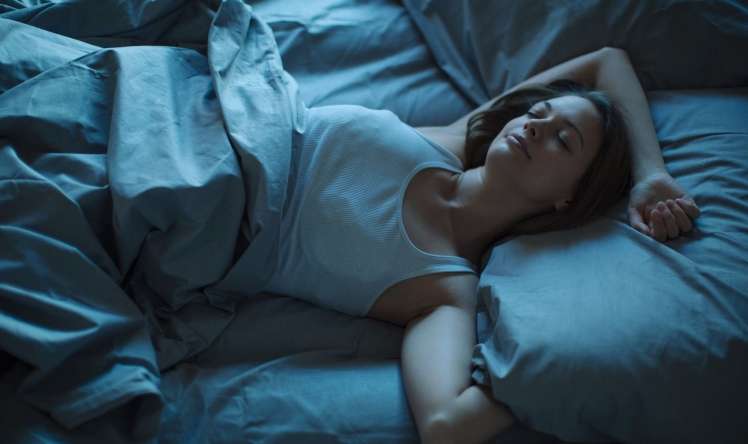 Qaranlıqda, yoxsa işıqda yatmaq lazımdır? -  Həkimdən cavab