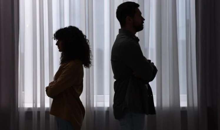 Səssiz evliliklər:  Bitməyən, lakin yaşamayan münasibət