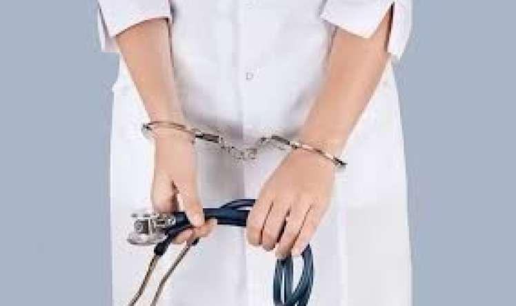 Azərbaycanda daha 2 həkim həbs olundu 