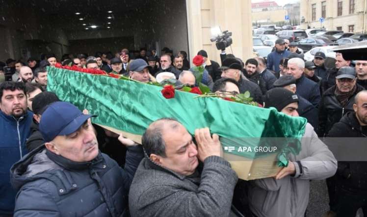 Fəzail Ağamalı dəfn edildi 