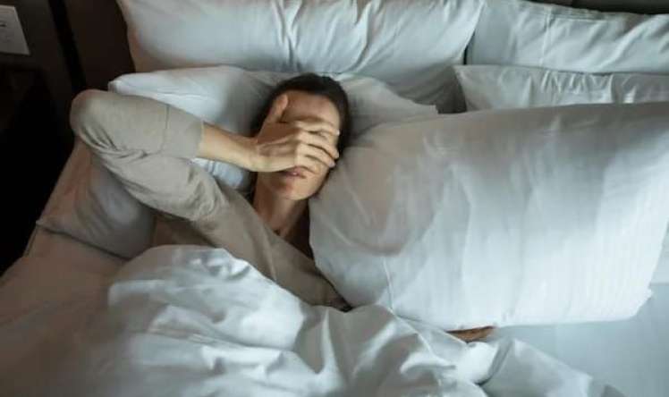 Yataqda tez-tez hərəkət edirsinizsə,  səbəbi beyin ola bilər 