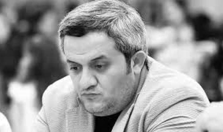 Orxan Lökbatanlı boğazındakı şişdən  əməliyyat olundu