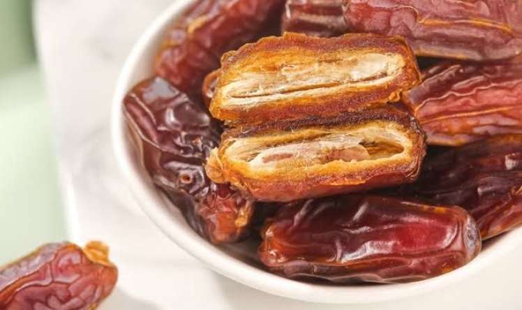 Xurma çiyidlərini atmayın! -   Qəhvə hazırlayıb için