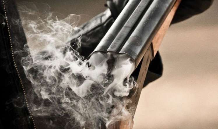 Lənkəranda DƏHŞƏT -   Əvvəlcə arvadını, sonra özünü güllələyib öldürdü