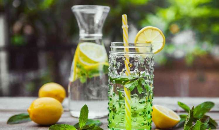 Hamı bundan danışır:  1 ayda 10 kilo arıqladan detoks suyu