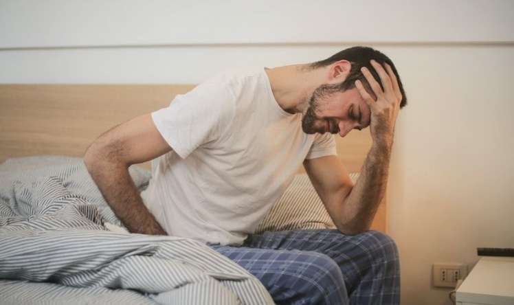 Qəfil, şiddətli baş ağrıları... -  Mütəxəssislər xəbərdarlıq edir