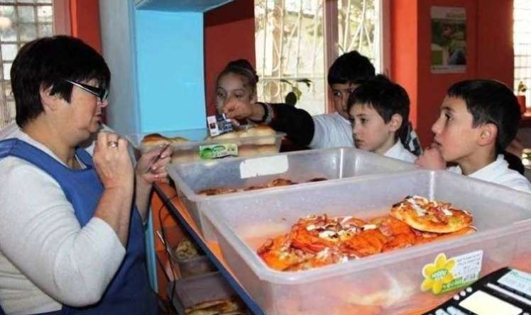 Məktəblərdə bu qidaların satışı qadağan edildi -  Siyahı