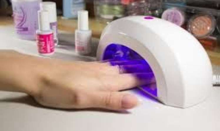 Hər ay gellak, şellak etdirən qadınları   nə gözləyir? 