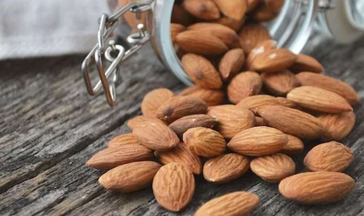 Daha az yemək üçün 5 ədəd badam    metodu