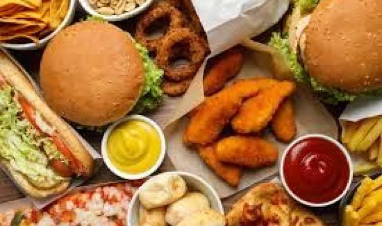 Həkimlərin yeməməyə çalışdığı 10 qida 