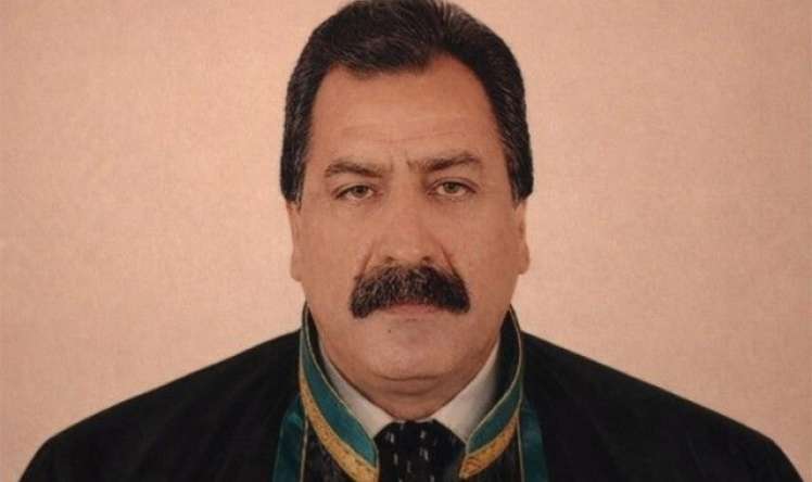 Tanınmış vəkil vəfat etdi 