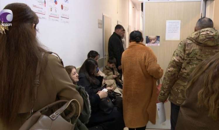 Şəkərli diabet xəstələri niyə saatlarla növbədə gözlədilir? -  VİDEO