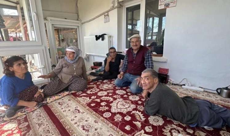 52 ildir ki, üç qüsurlu uşağına baxırlar... -  FOTO