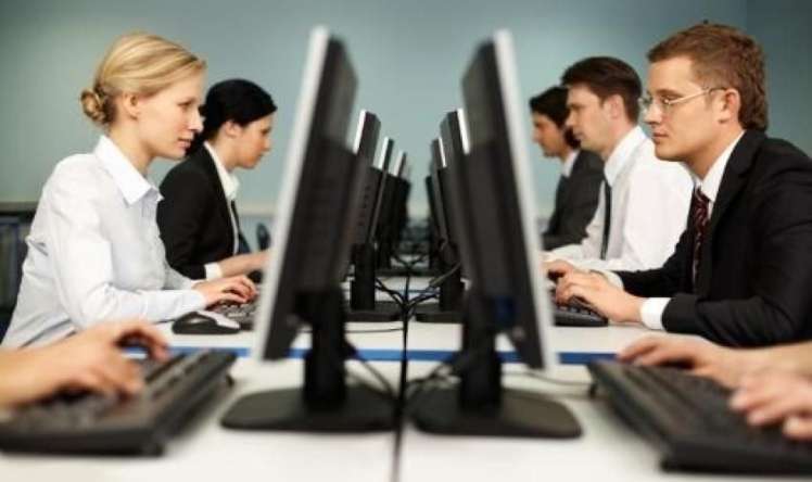 Bu gün Azərbaycanda  qısa iş günüdür