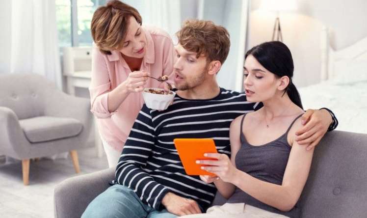 Anasından asılı, hələ "böyüməyən" kişilərin  -  10 əlaməti