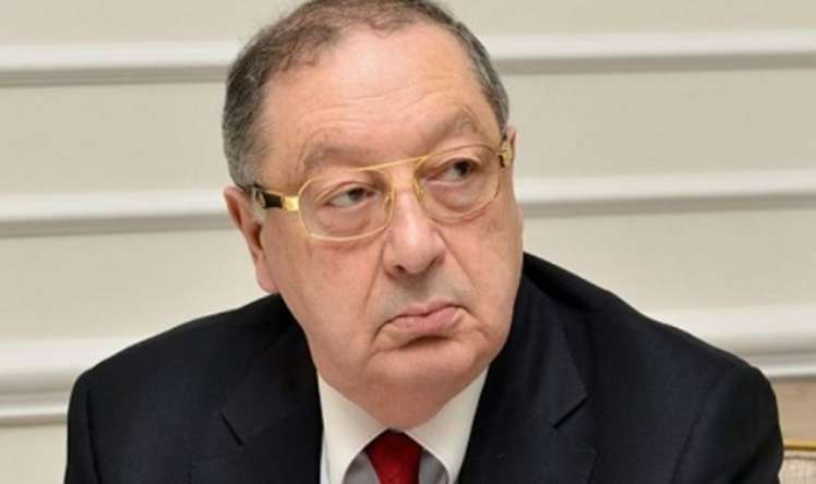 Prezident Onkologiya Mərkəzinin direktorunu  təltif etdi