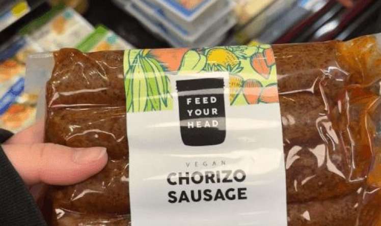 Soya kolbasası görünüşü ilə şoka saldı 