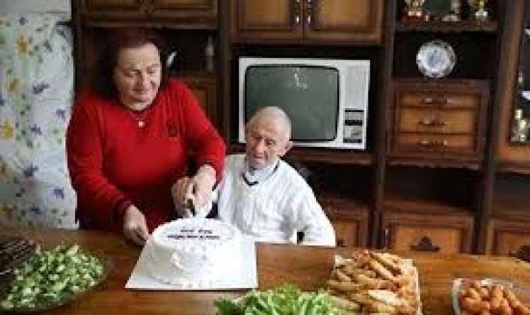 102 yaşlı Hüseyn babanın sağlamlıq sirri 