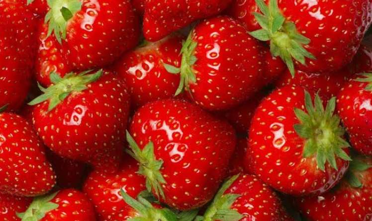 Yuyub soyuducuda saxlamayın:  Çiyələklərin ömrünü uzatmağın sirri