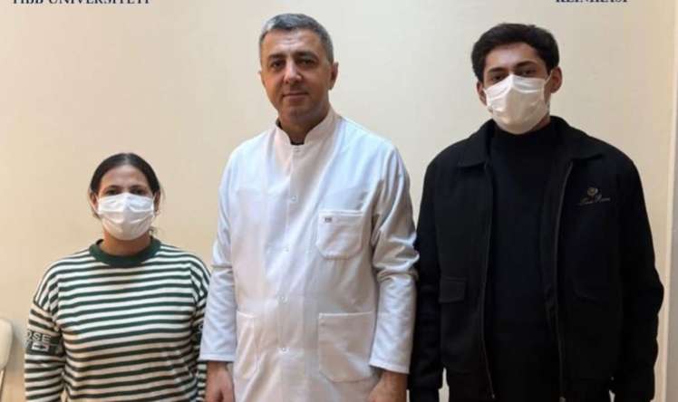 18 yaşlı xəstəyə anasından uğurlu böyrək transplantasiyası həyata keçirildi -  FOTO