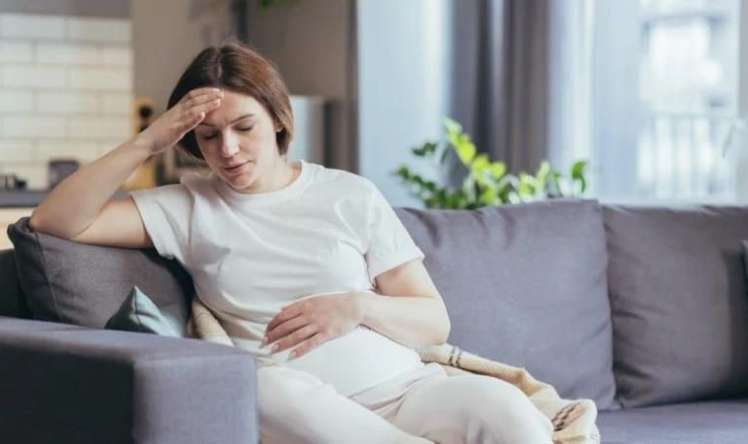 Hamiləlikdə baş ağrıları:  Səbəbləri və dərmansız həllər