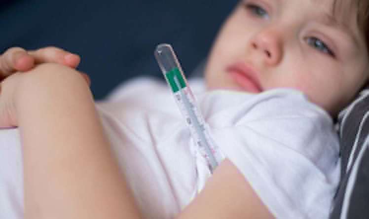 Uşaqlarda səssiz başlayır,  sürətlə yayılır