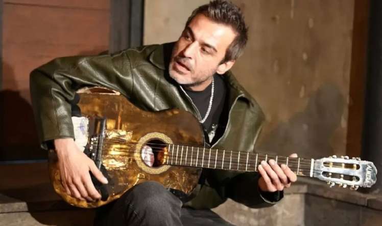 Məşhur müğənni vəfat etdi -  FOTO