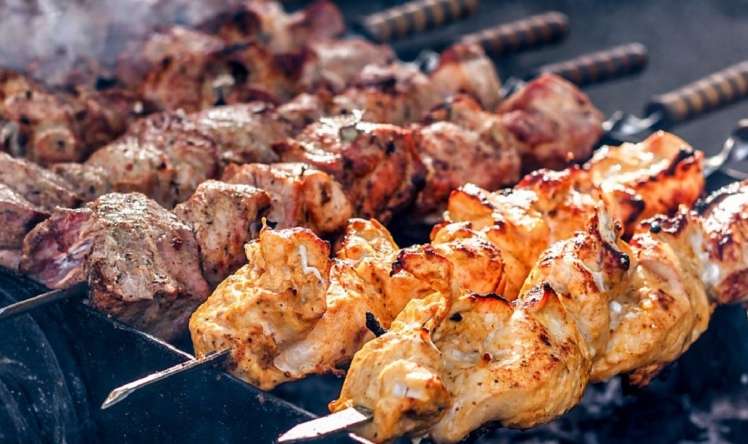 Yaxşı bişməmiş kababın təhlükəsi   - Nə baş verir?
