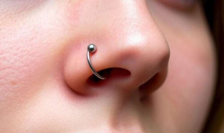 Bir ay  öskürdü -   Ağciyərindən sırğası çıxdı