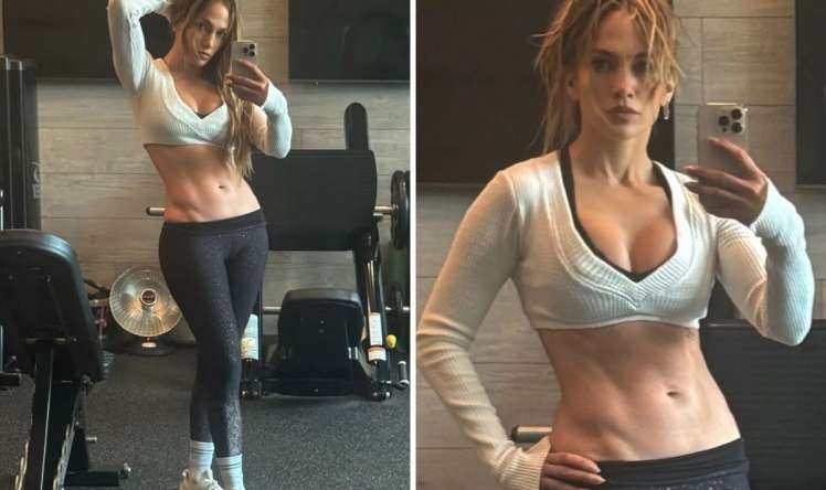 Cennifer Lopezin qüsursuz bədən quruluşu valeh etdi -  FOTO