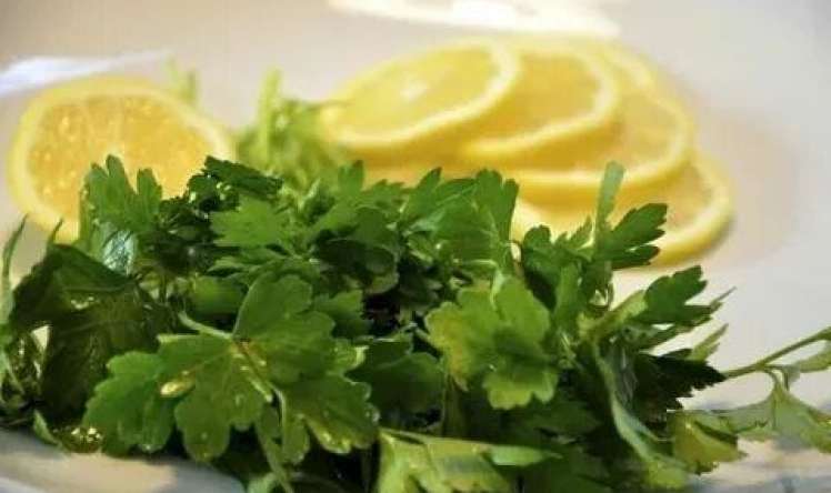 Tərkibində portağaldan üç dəfə çox C vitamini var -  Cəfərinin faydaları