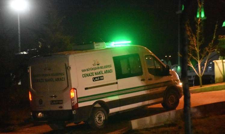 Küçə itləri uşaqlara hücum etdi -  Biri öldü, digəri yaralandı