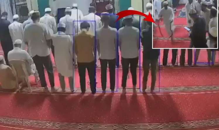 Məscidə girən ilan panikaya  səbəb oldu