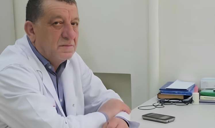 "Cibindən 50 manat çıxarıb mənə verdi, dedi ki..."  