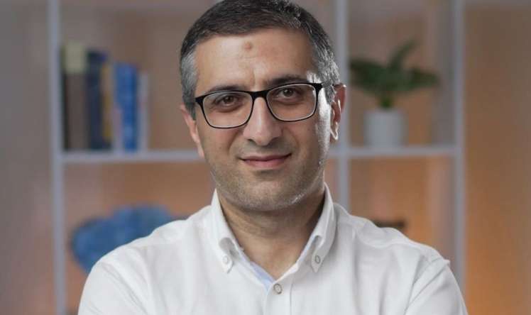 Pediatriya Mərkəzinin direktorunun işdən çıxarılmasına   -  həkimlərdən reaksiya