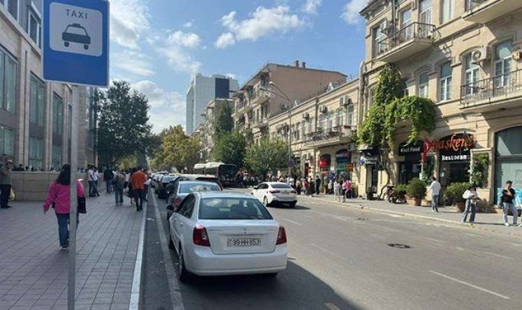 Bu xəstəxanaların qarşısında minib-düşmə yerləri   təşkil edilib