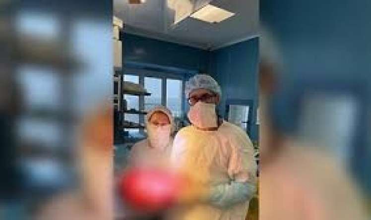 Qadından 8 kiloqramlıq    şiş çıxarıldı