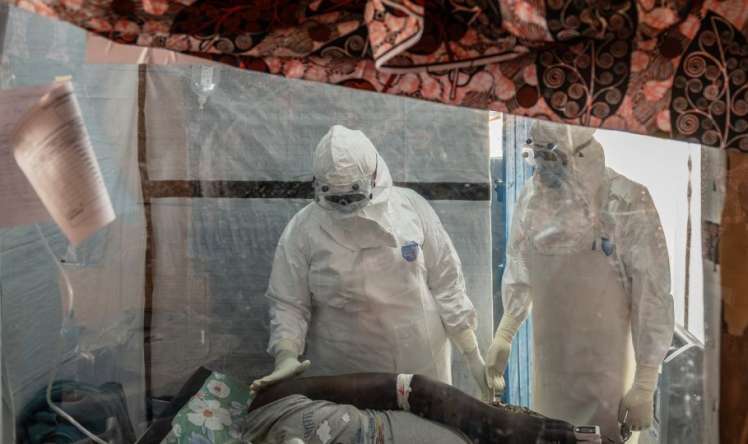 Fransada ilk ebola təhlükəsi -  5 nəfər karantinə alındı
