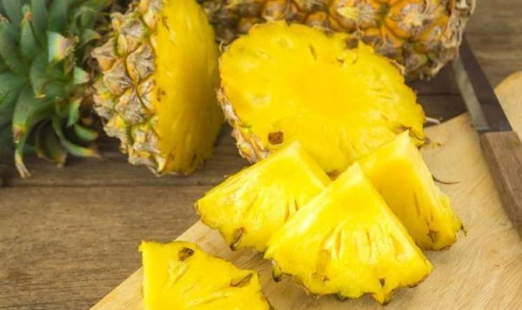 Ananas yeyəndə dil niyə yanır? 