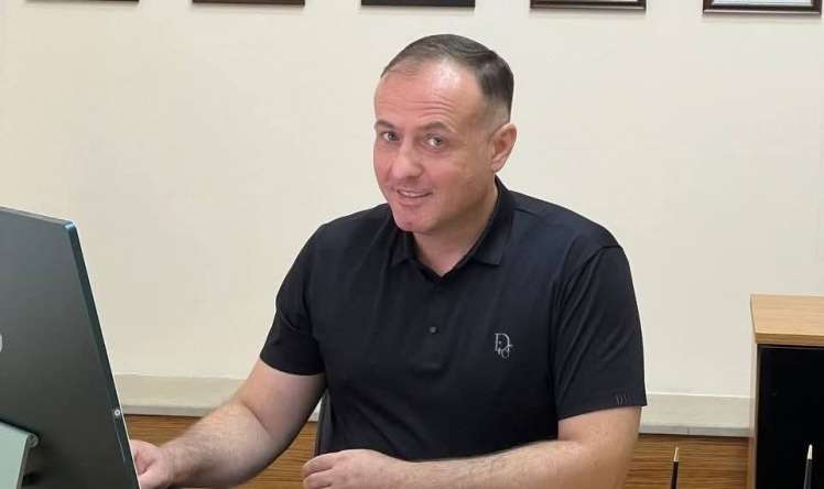 Tanınmış plastik cərrah  vəfat etdi