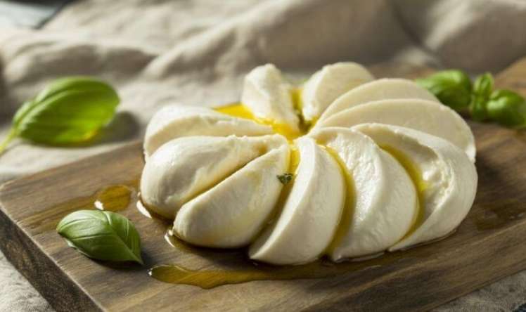 Mozzarellanı daha dadlı etmək üçün sadə üsul 