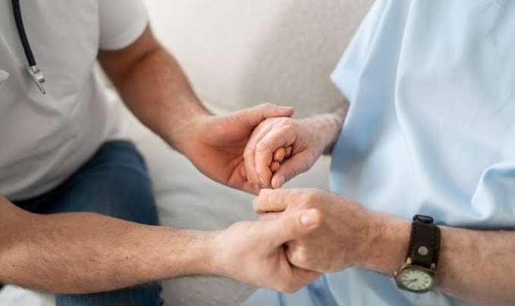 Parkinson xəstəliyində fərqli yanaşma:  7 illik Parkinson xəstəsi normal həyatına qayıtdı
