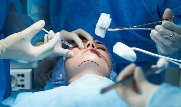 Qanunsuz plastik əməliyyat edən  iki həkim cəzalandırıldı